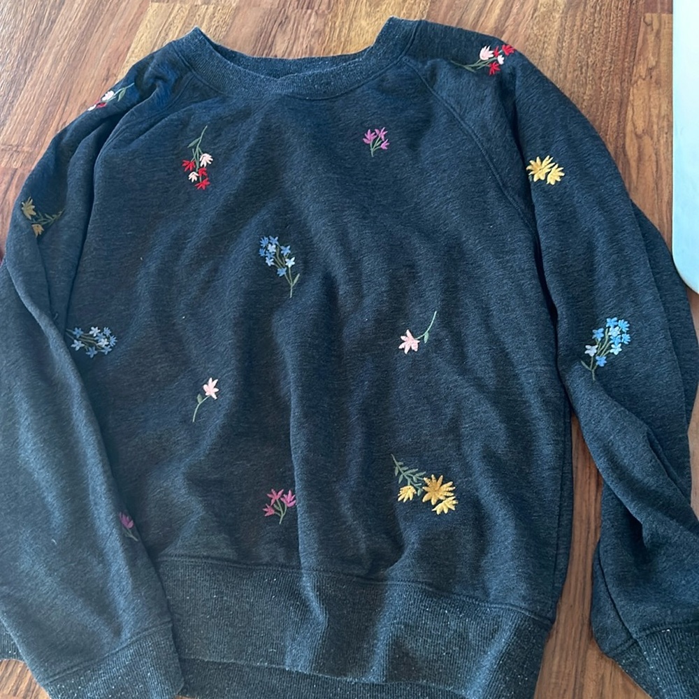 Old navy floral embroidery sweatshirt